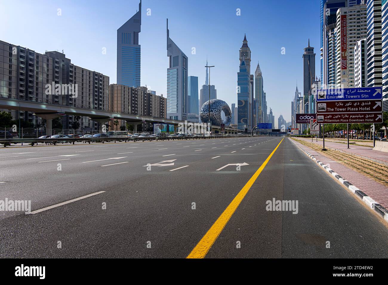 Complete closure of Sheik Zayed Road in the direction of Abu Dhabi Complete closure of Sheik Zayed Road in the direction of Abu Dhabi
