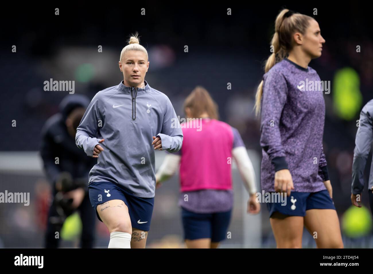 tottenham hotspur breathe squad