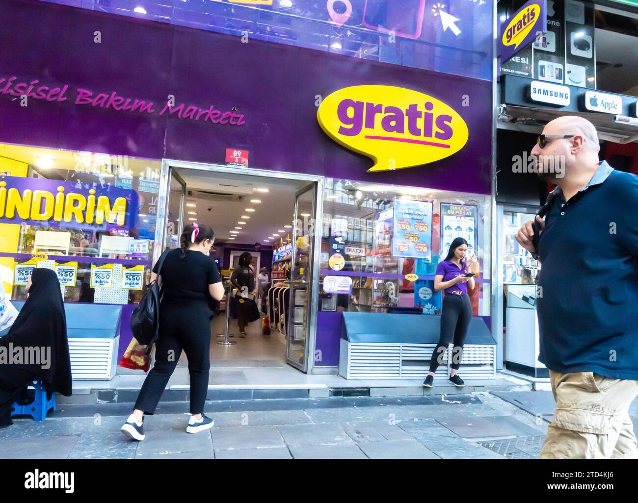 GRATIS retail store front. GRATIS is a Turkey's largest beauty and ...