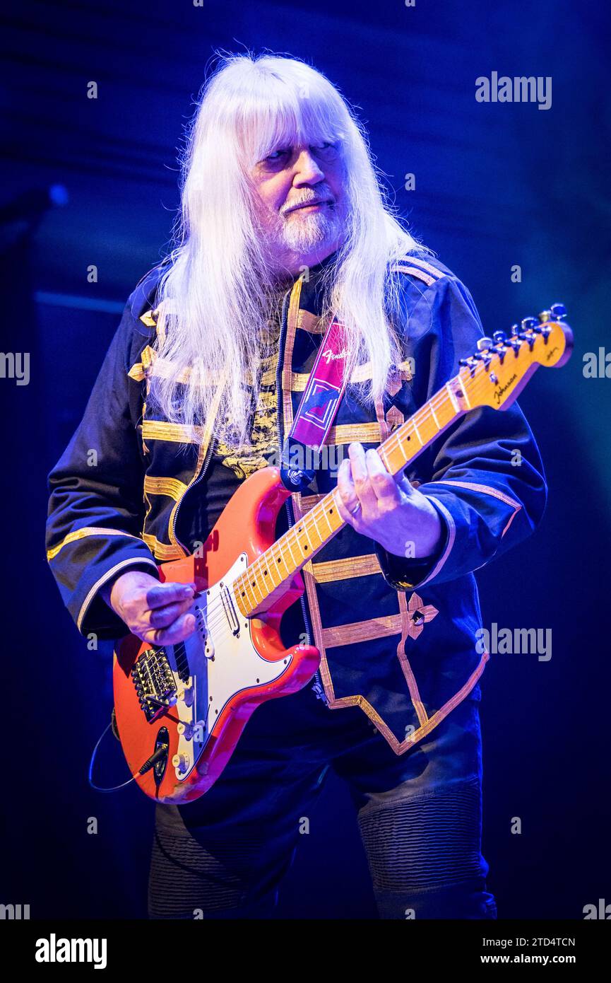 Andy Scott on guitar Stock Photo Alamy