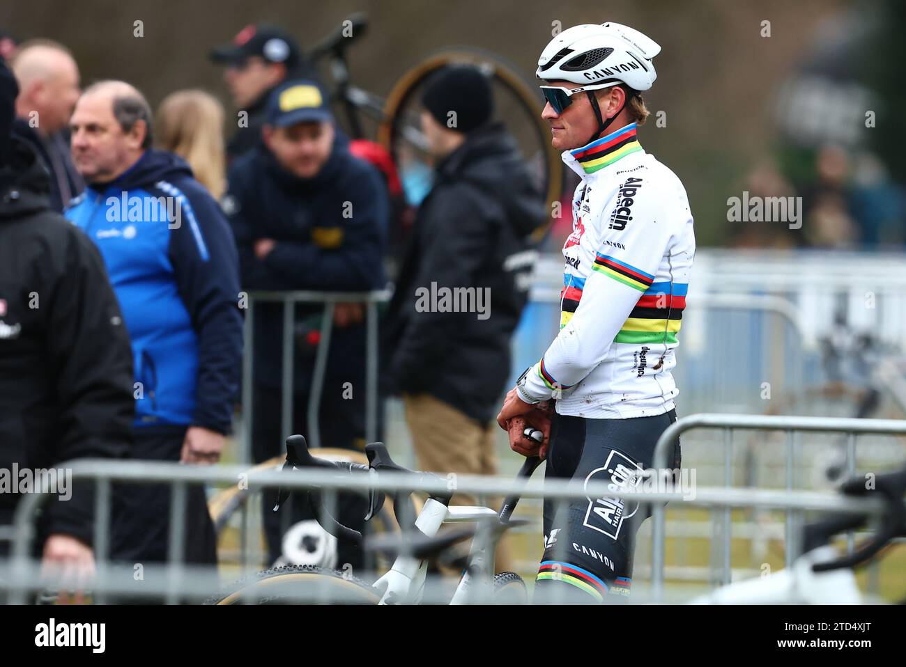 Live action pictures of the 'Herentals Crosst' cyclocross cycling event ...