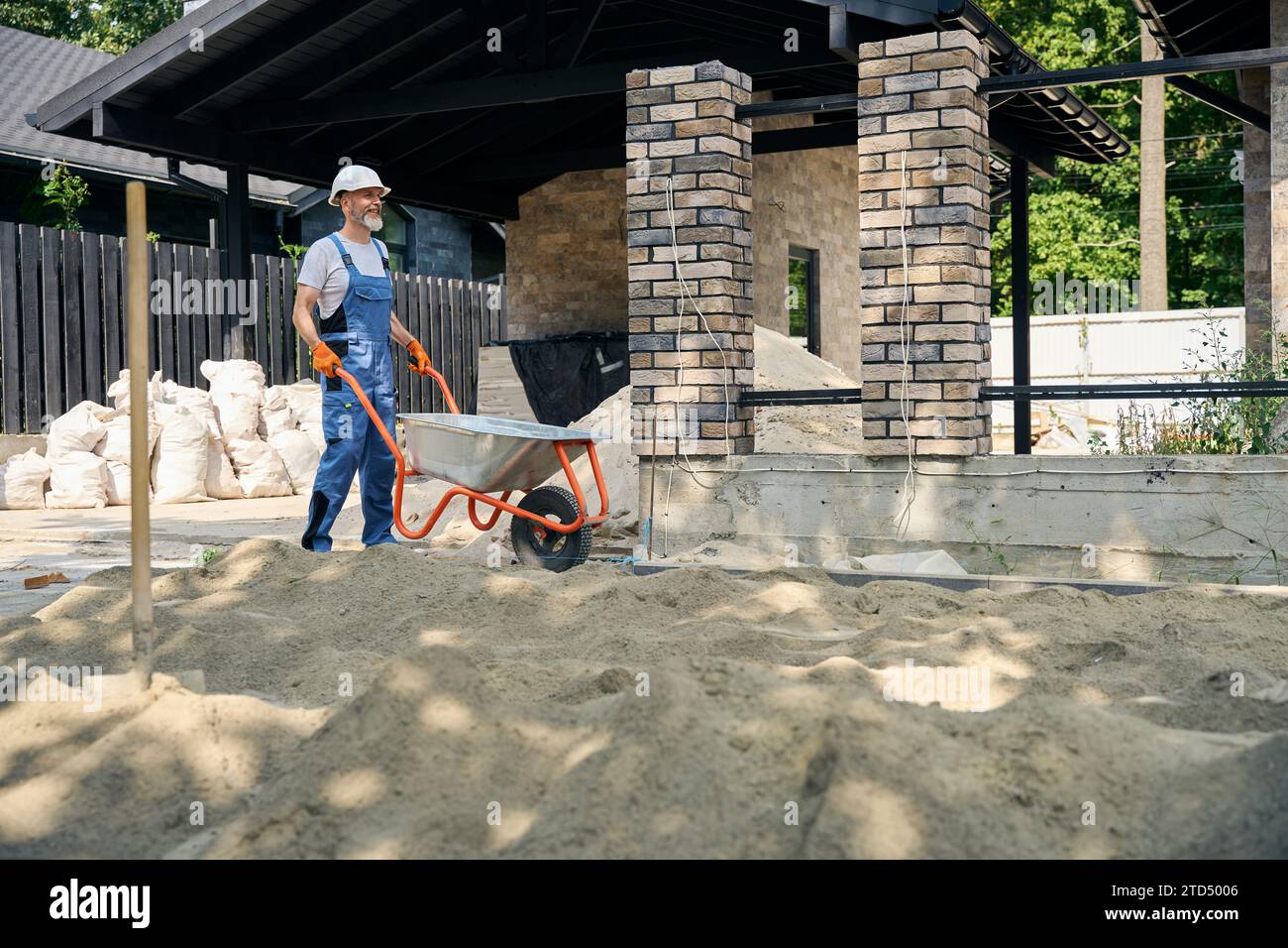 Genshed Inconstruction Engaged in construction hi-res stock photography and images - Alamy