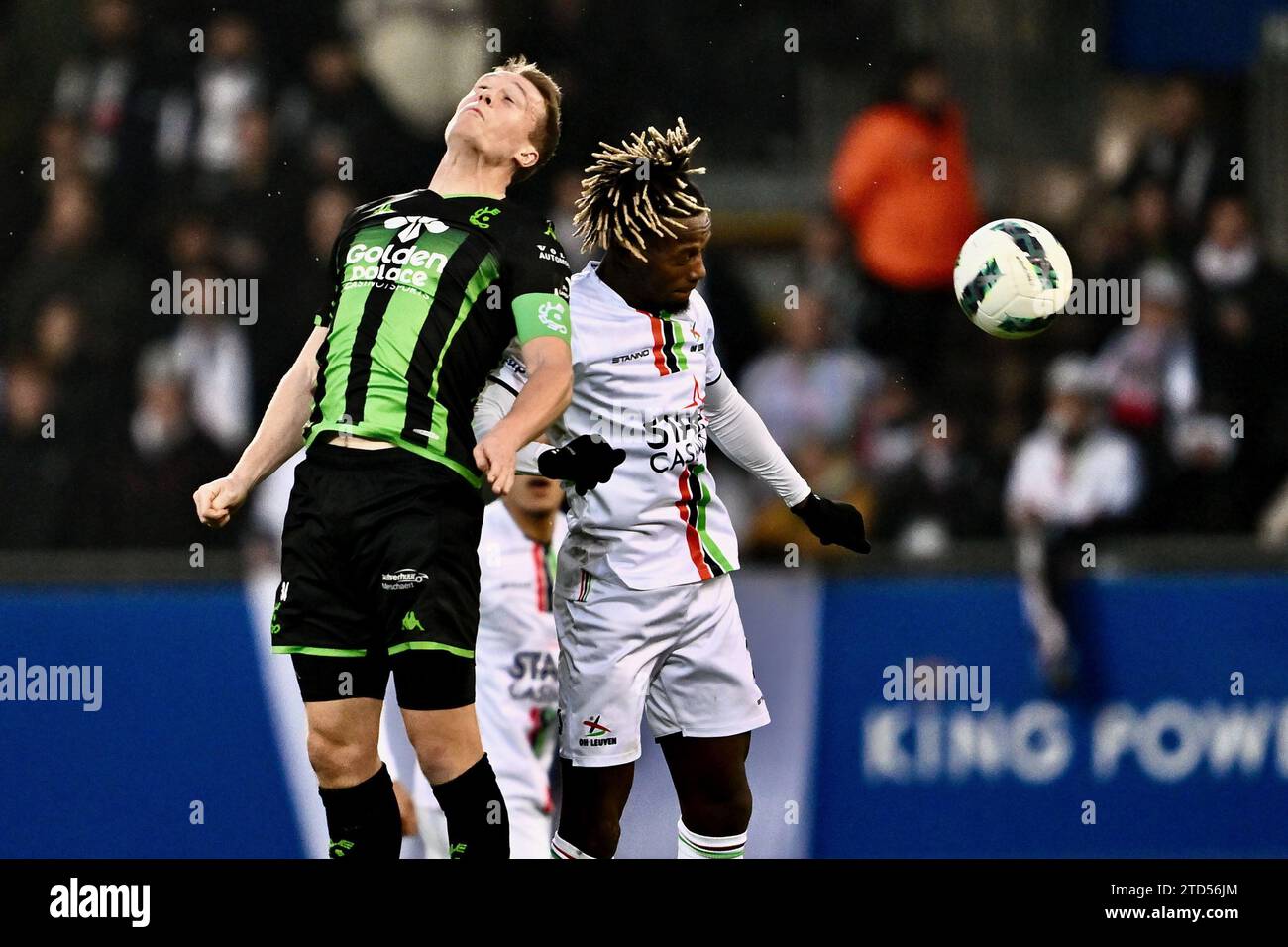 Cercle's Thibo Somers and OHL's Hamza Mendyl fight for the ball during a soccer match between OH Leuven and Cercle Brugge, Saturday 16 December 2023 in Leuven, on day 18/30 of the 2023-2024 'Jupiler Pro League' first division of the Belgian championship. BELGA PHOTO JOHAN EYCKENS Stock Photo