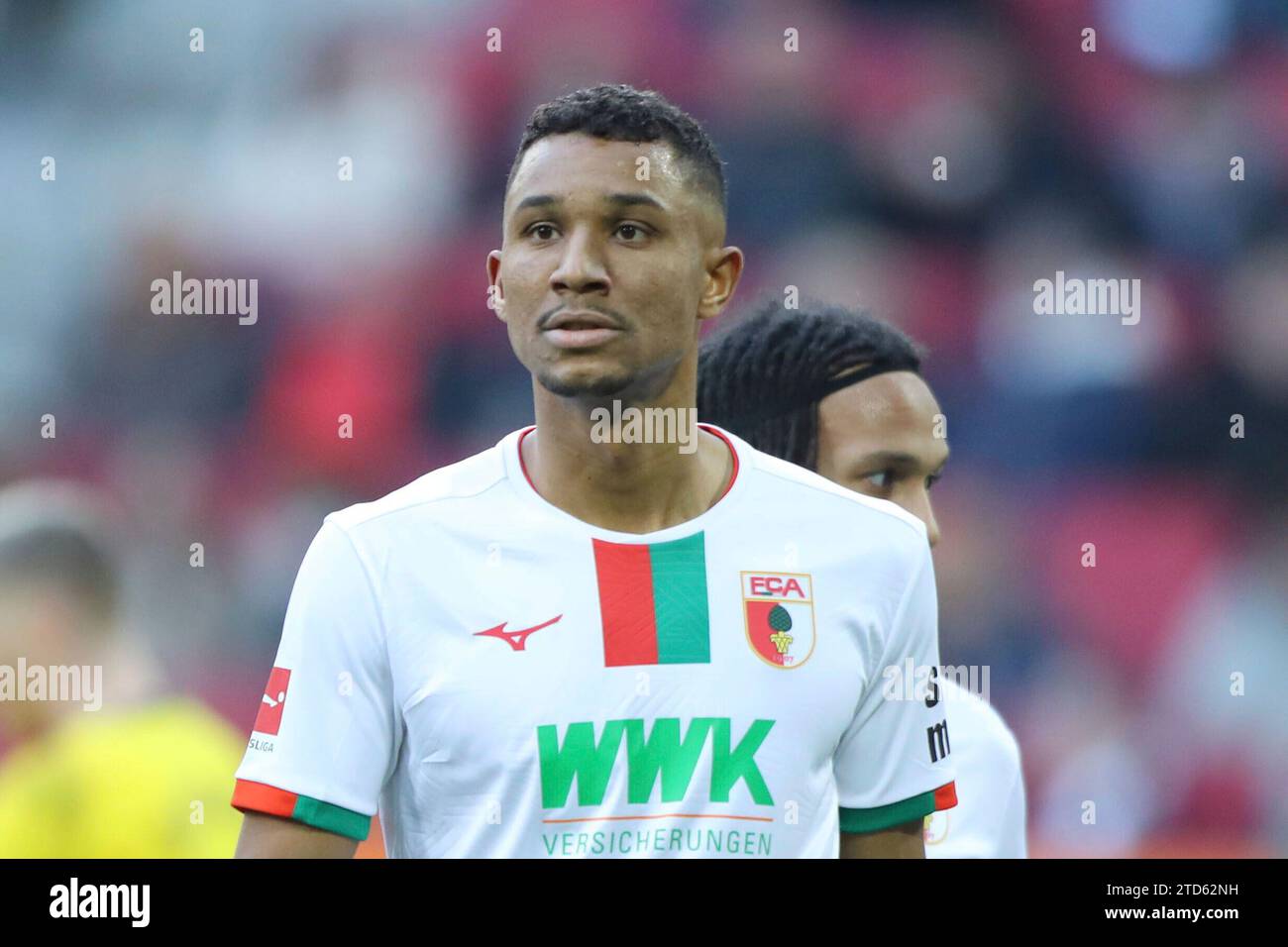 Augsburg, Deutschland 16. Dezember 2023: 1. BL - 2023/2024 - FC Augsburg vs. Borussia Dortmund Im Bild: Felix Uduokhai (FC Augsburg) /// DFL regulations prohibit any use of photographs as image sequences and/or quasi-video. /// Stock Photo