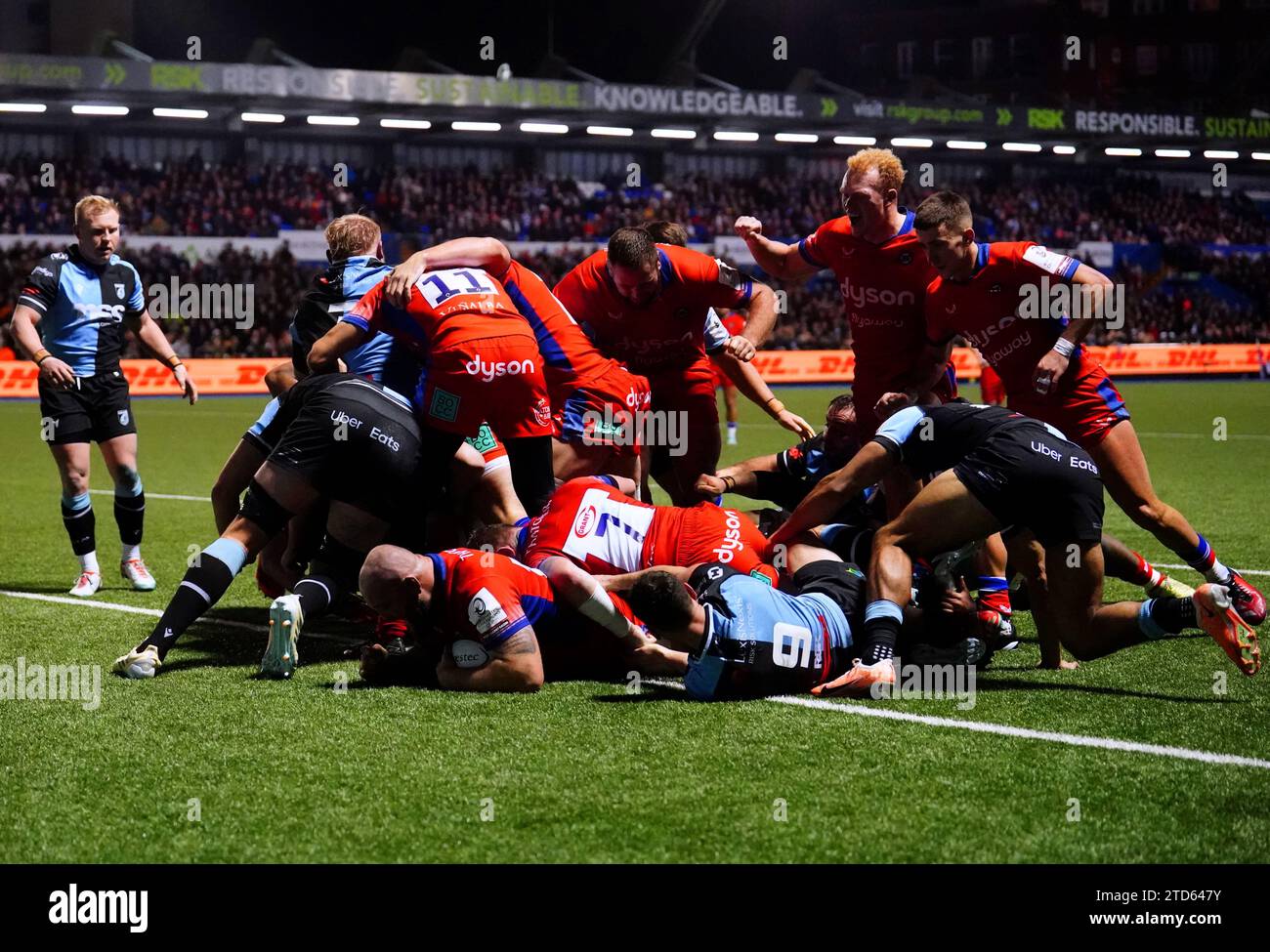 Tim Dunn Rugby Bath Rugby's Tom Dunn scores their side's fourth try during the ...