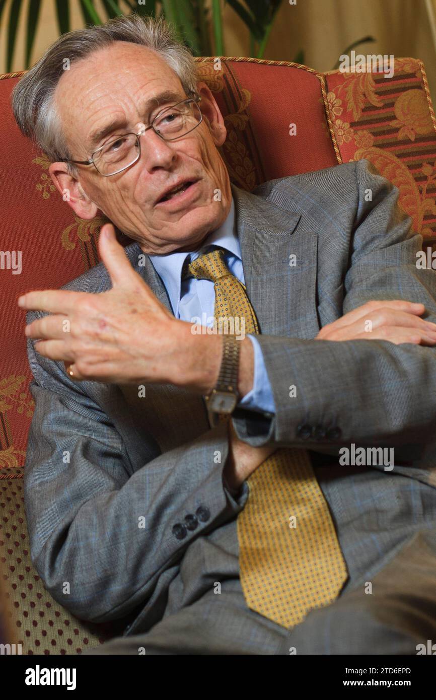 Historian john elliott hi-res stock photography and images - Alamy