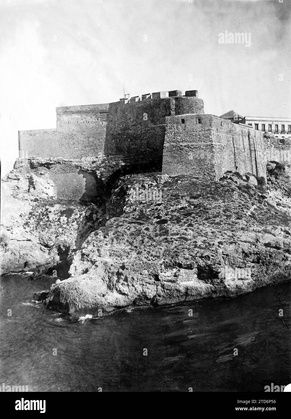 08/31/1909. View of the Ensenada del Galápago and the old fort immediately behind A lo que Fue presidio taken from the sea. Credit: Album / Archivo ABC / Ramón Alba Stock Photo