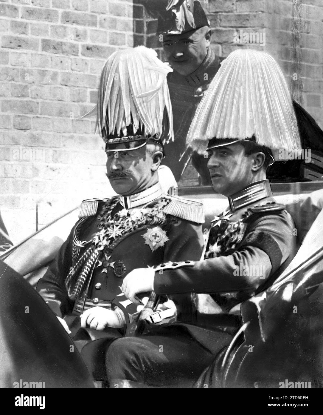 05/31/1914. Funerals for a German Grand Duke. The Kaiser and the new Grand Duke of Mecklenburg Heading to the station after the Funeral of Grand Duke Adolf Frederick of Mereklemburg. Photo: Hugelmann. Credit: Album / Archivo ABC / Louis Hugelmann Stock Photo