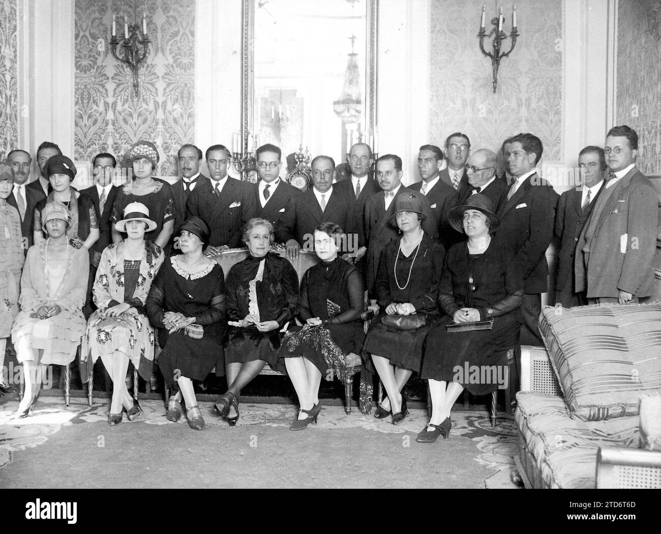 08/31/1927. Madrid. In the legation of Mexico. Reception of the Mexican Colony to celebrate the national holiday of their Country. Photo: Sanchís -. Credit: Album / Archivo ABC Stock Photo