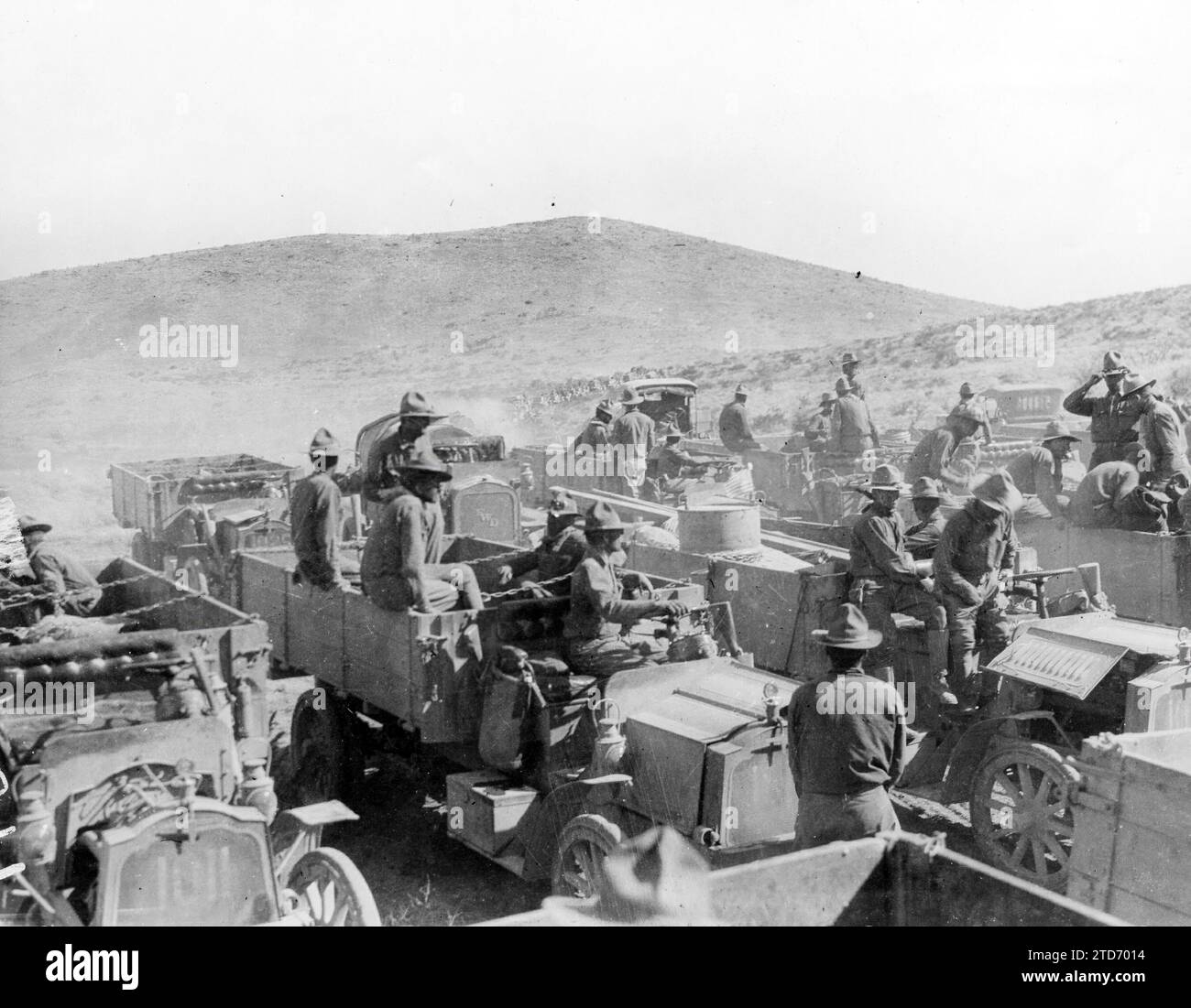 06/30/1916. Elements of the North American army. Trucks Automobiles Dedicated to the transportation of Ammunition. Credit: Album / Archivo ABC / Underwood & Underwood Stock Photo