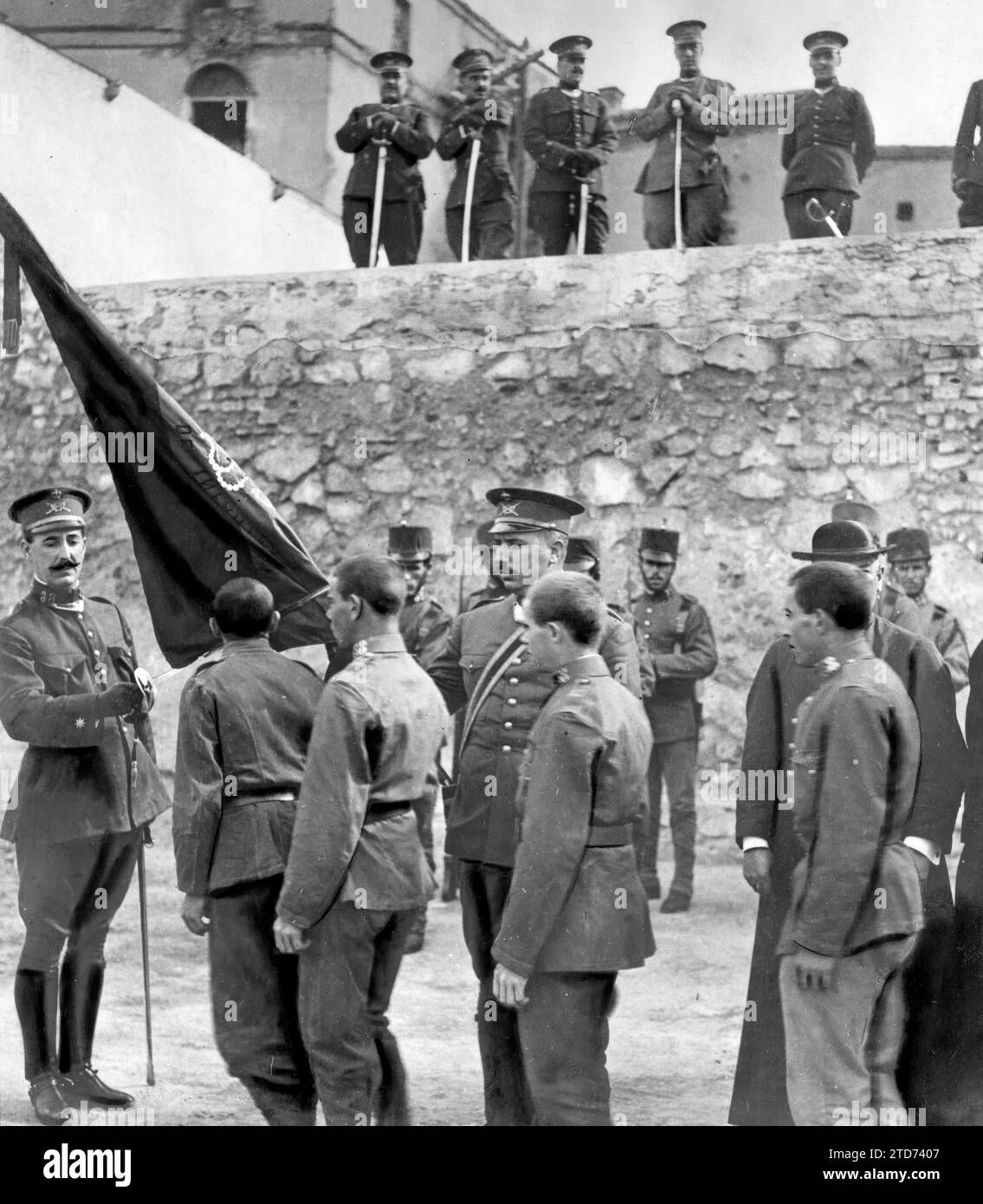 09/14/1918. Madrid. In the San Francisco barracks. The recruits of the training quota of the Leon infantry regiment, No. 38, taking the oath to the flag yesterday. Credit: Album / Archivo ABC / José Zegri Stock Photo