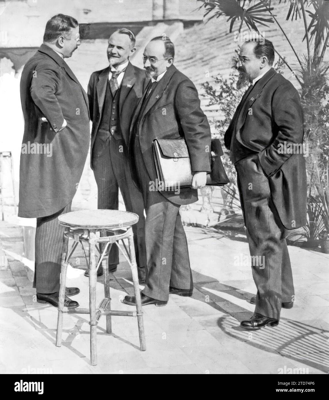 03/31/1922. Germans and Russians at the Genoa conference. German Chancellor Dr. Wirth (1) Talking with the Russians Chicherin (2), head of the Delegation; Krassin (3) and Joffre (4) on the terrace of the royal palace. Credit: Album / Archivo ABC Stock Photo