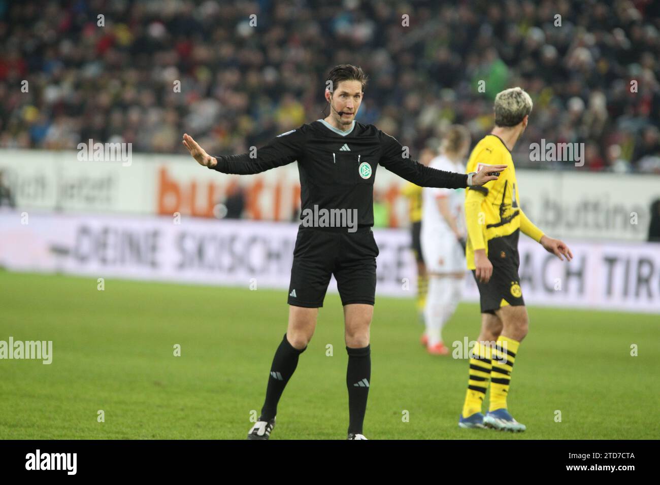 AUGSBURG, Germany - 16. December 2023: Schiedsrichter, referee Dr. Matthias JOELLENBECK  during the Bundesliga Football  match between Fc AUGSBURG and BvB Borussia DORTMUND at the WWK Arena in Augsburg on 16. Decemberr 2023 , Germany. DFL, Fussball,  (Photo and copyright  @ ATP images / Arthur THILL (THILL Arthur / ATP / SPP) Stock Photo