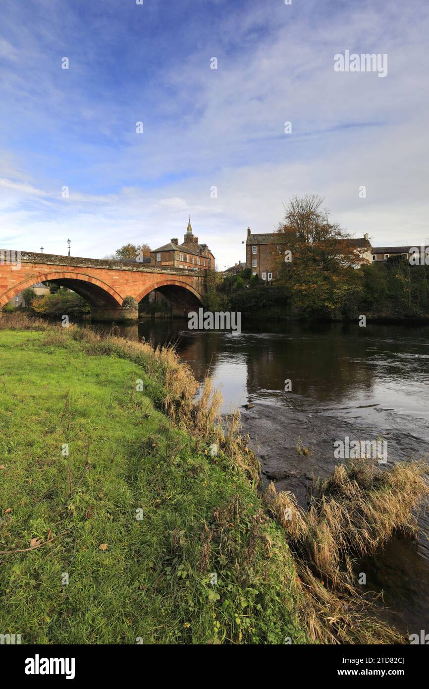 The river Annan, road bridge and town hall, Annan town, Dumfries and Galloway, Scotland, UK Stock Photo