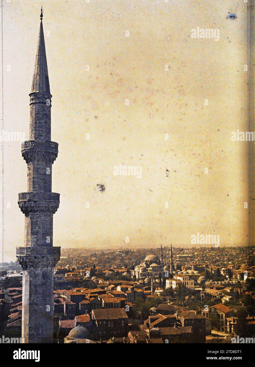 Constantinople (current Istanbul), Turkey Panorama taken from a minaret of the Süleymaniye Camii ('mosque of Sultan Suleiman the Magnificent') towards the southwest, Religion, Habitat, Architecture, Islam, Minaret, Mosque, Panorama of urban area, religious architecture, Turkey, Constantinople, Istanbul, 01/09/1912 - 30/09/1912, Passet, Stéphane, photographer, 1912 - Turquie - Stéphane Passet - (September), Autochrome, photo, Glass, Autochrome, photo, Positive, Vertical, Size 9 x 12 cm Stock Photo