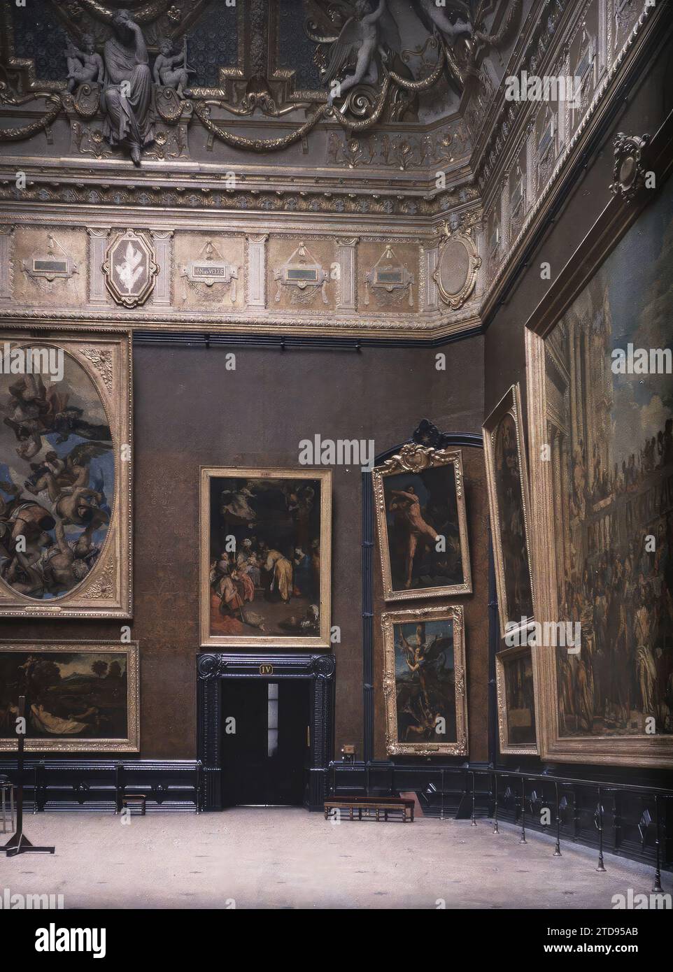 Paris (1st arr.), France Italian painting (Barocci, Raphael, Veronese), square room of the