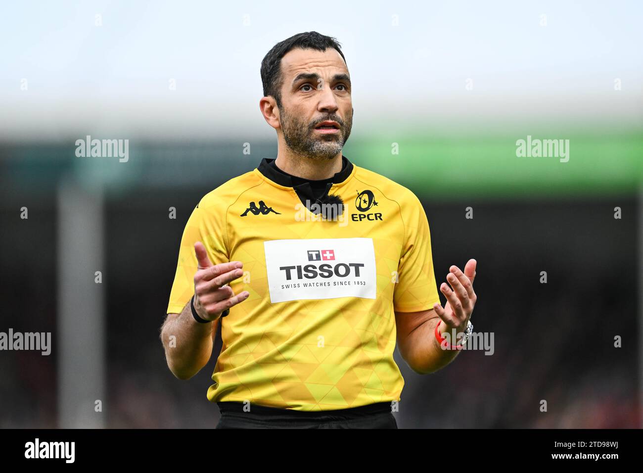 referee Mathieu Raynal looks at the big screen for the video review during the Investec Champions Cup match Exeter Chiefs vs Munster at Sandy Park, Exeter, United Kingdom, 17th December 2023  (Photo by Craig Thomas/News Images) Stock Photo