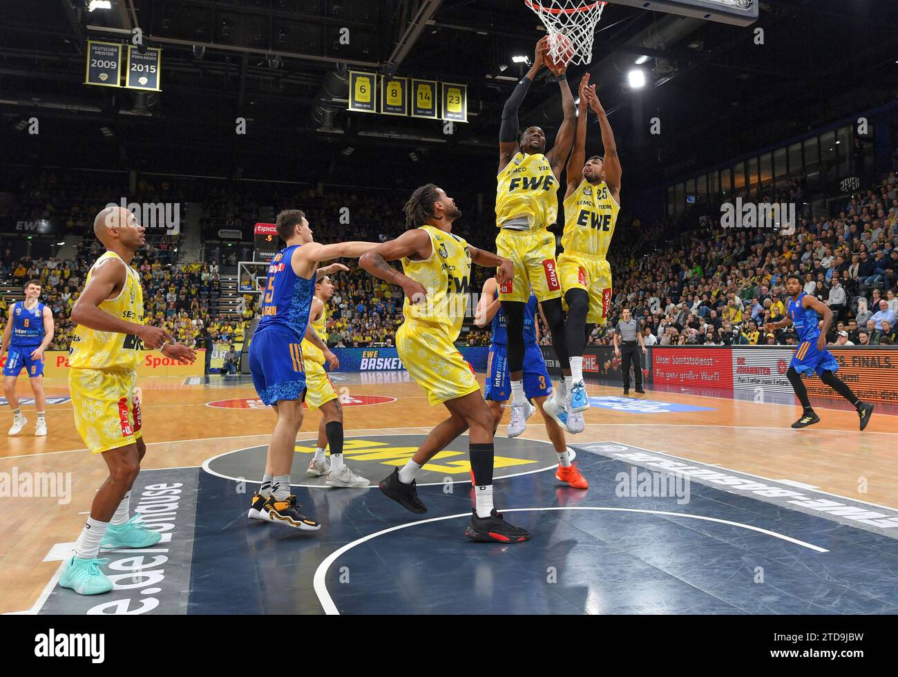 18.12.2023, EWE Arena, Oldenburg, GER, easy CreditBBL, EWE Baskets