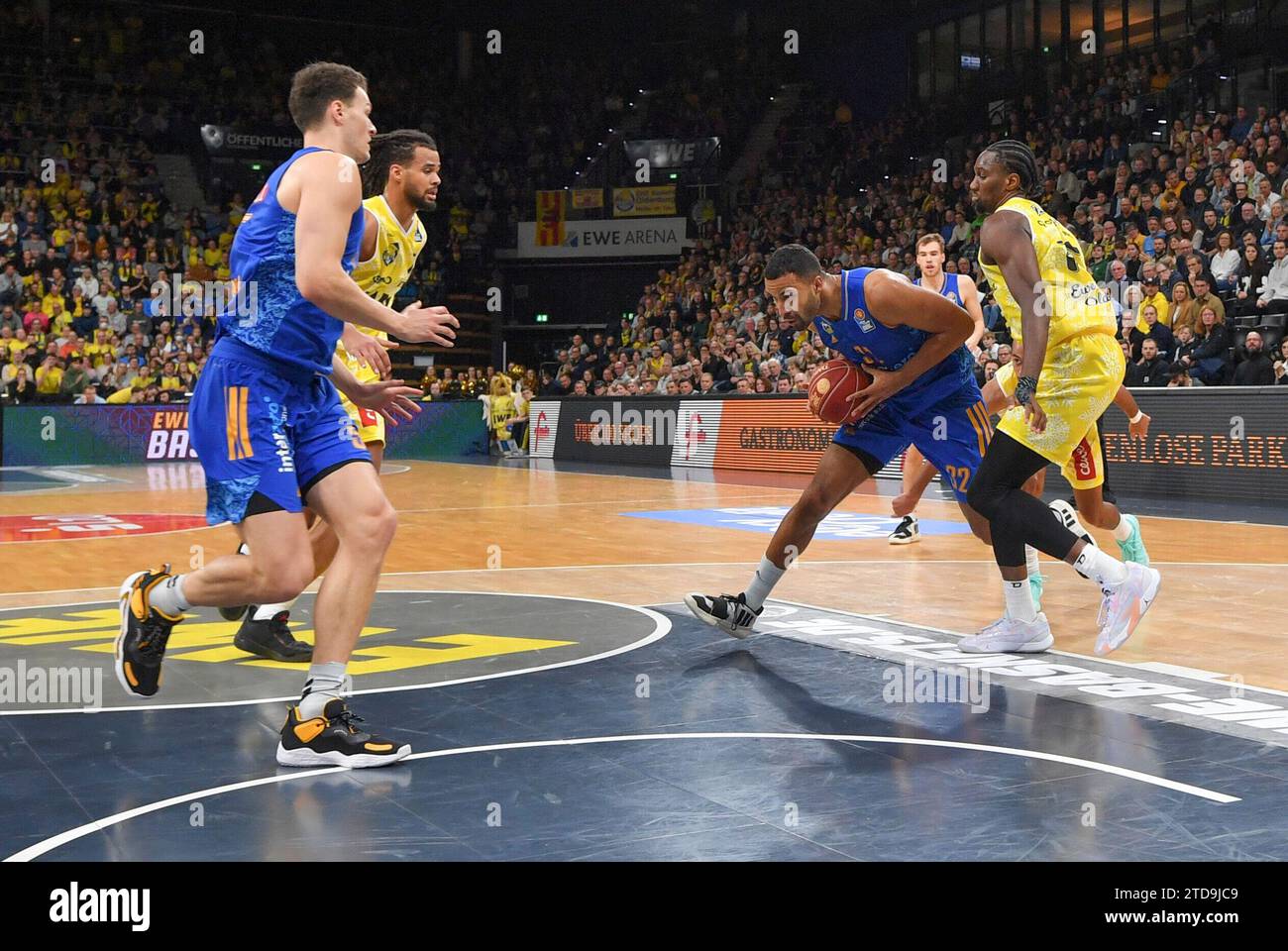 18.12.2023, EWE Arena, Oldenburg, GER, easy CreditBBL, EWE Baskets