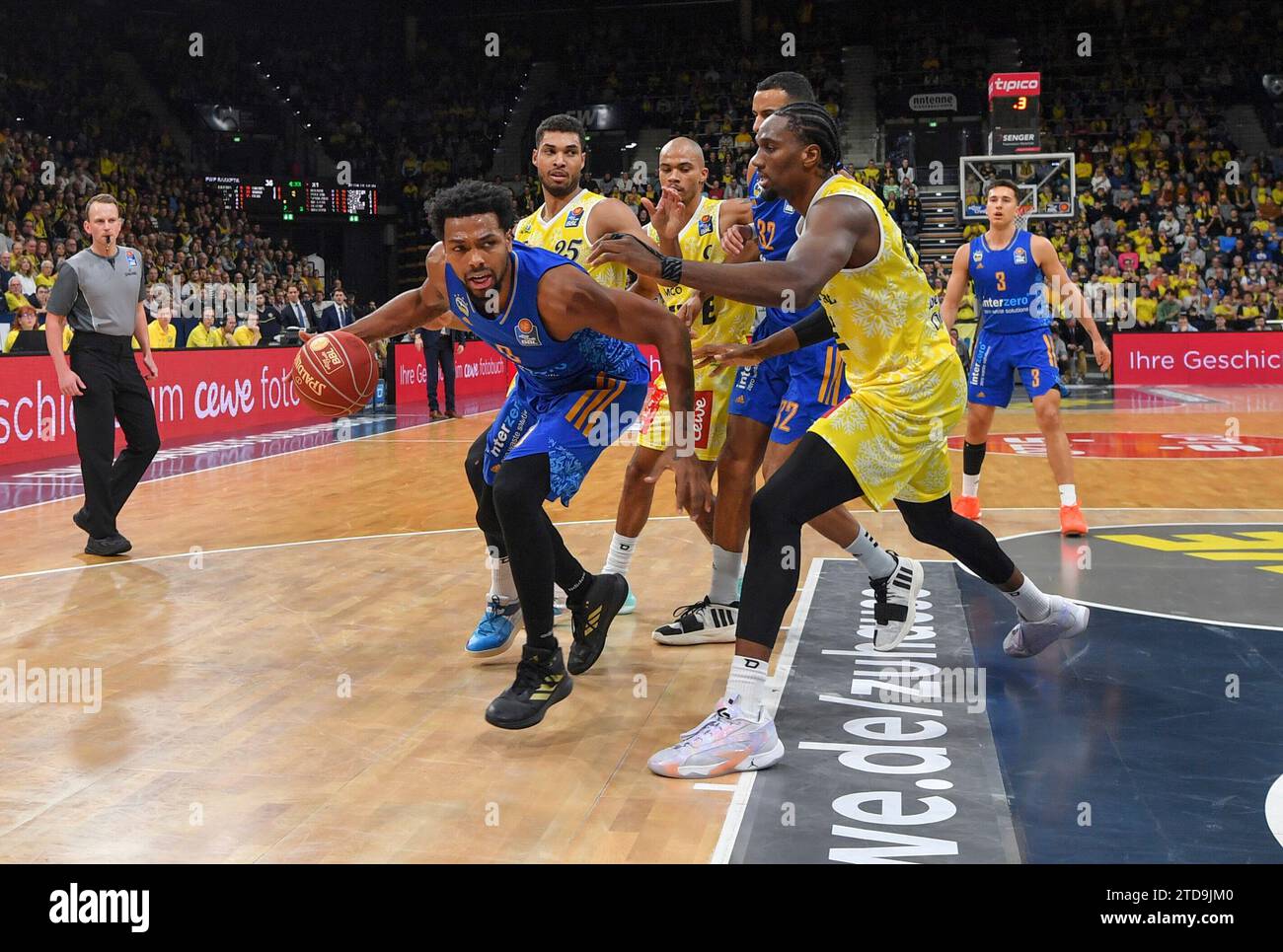 18.12.2023, EWE Arena, Oldenburg, GER, easy CreditBBL, EWE Baskets