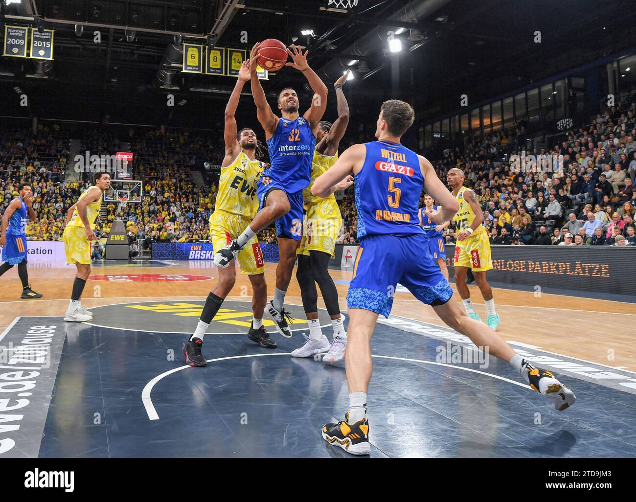18.12.2023, EWE Arena, Oldenburg, GER, easy CreditBBL, EWE Baskets