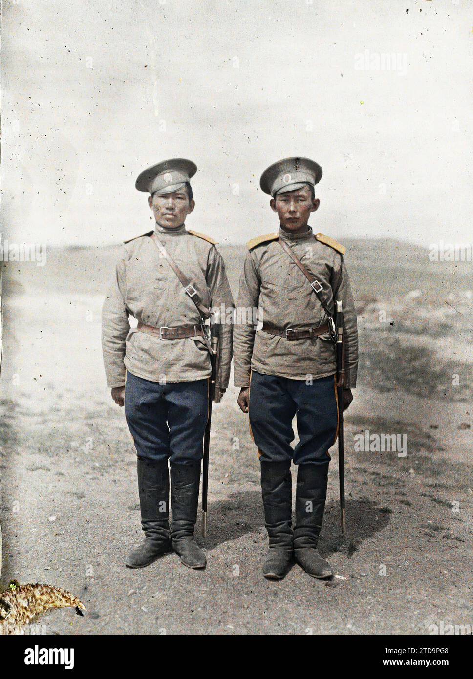 Urga, Mongolia Two Cossack soldiers, Clothing, International relations, HD, Human beings, Society, Military uniform, Costume, Foreign presence, exists in high definition, Weapon, Man, Army, Urga, Baikal Cossacks, Buryat types, Oulan-Bator, 25/07/1913 - 25/07/1913, Passet, Stéphane, photographer, 1913 - Mongolie, Mongolia - Stéphane Passet - (6-25 July), Autochrome, photo, Glass, Autochrome, photo, Positive, Vertical, Size 9 x 12 cm Stock Photo
