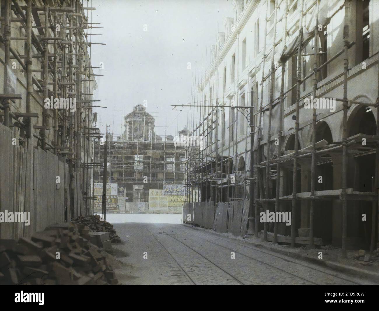 Reims, France, Housing, Architecture, First World War, Scaffolding, shoring, Works, Town Hall, town hall, Public civil architecture, Street, District, Reconstructions, Post-war, France, Reims, Rue Colbert and the Hôtel- de-City, Reims, 06/04/1924 - 06/04/1924, Léon, Auguste, photographer, 1924 (?) - Reims - Auguste Léon, Autochrome, photo, Glass, Autochrome, photo, Positive Stock Photo
