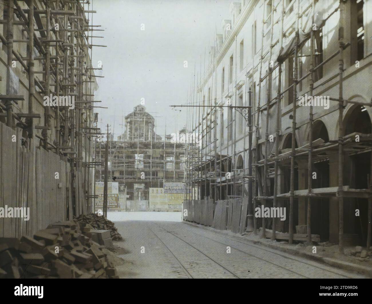 Reims, France, Housing, Architecture, First World War, Scaffolding, shoring, Works, Town Hall, town hall, Public civil architecture, Street, District, Reconstructions, Post-war, France, Reims, Rue Colbert and the Hôtel- de-City, Reims, 06/04/1924 - 06/04/1924, Léon, Auguste, photographer, 1924 (?) - Reims - Auguste Léon, Autochrome, photo, Glass, Autochrome, photo, Positive Stock Photo
