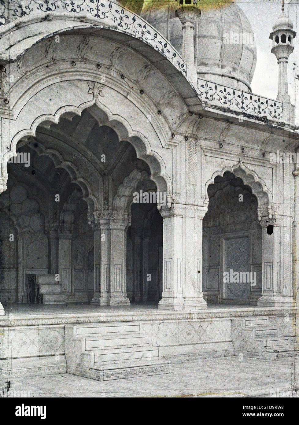 Delhi, India Prayer room of the Pearl Mosque (Moti Masjid) in the Red ...