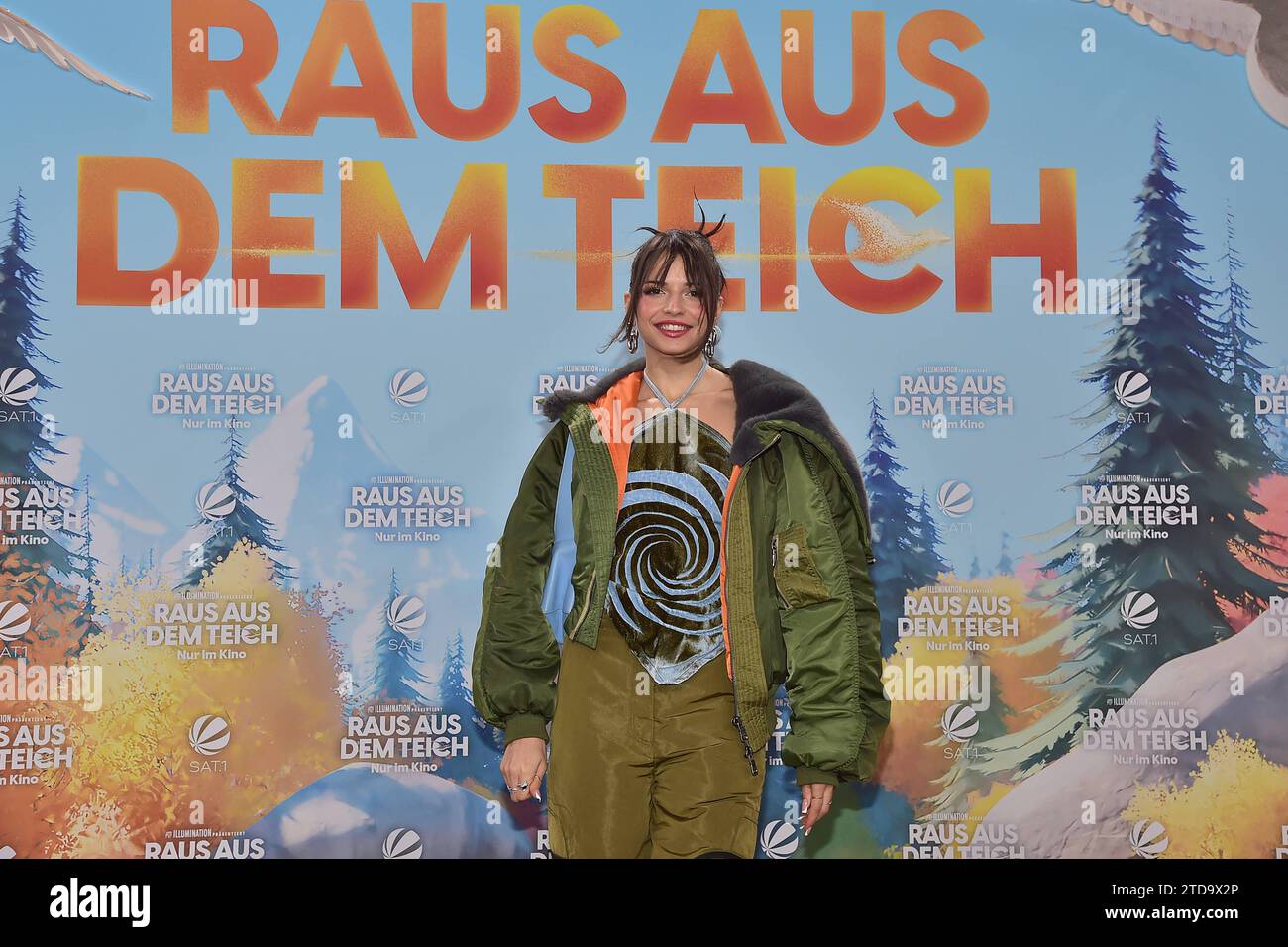 Deutschlandpremiere von RAUS AUS DEM TEICH Nina Chuba Ankunft