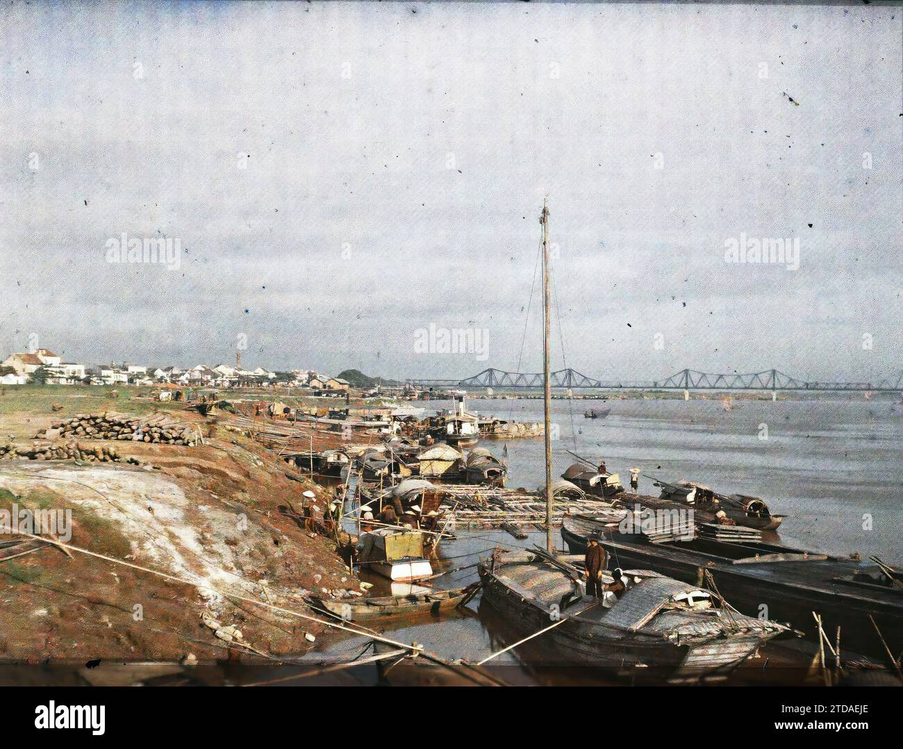 Hànôi, Hainoi Vietnam, Tonkin, Indochina The quays of the Red River