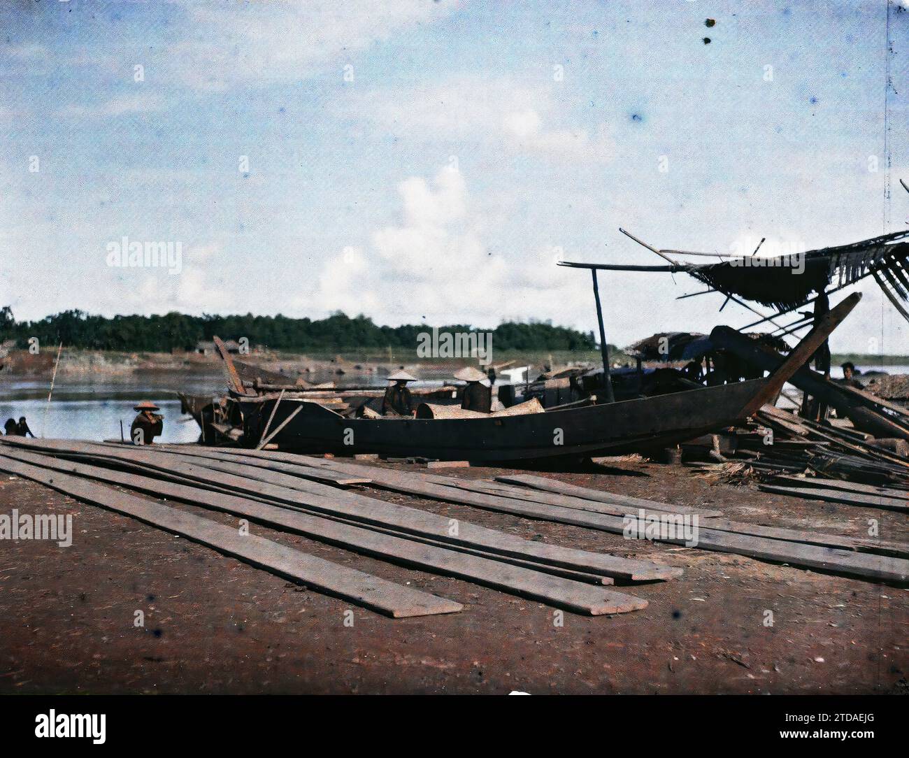 Sampan under construction hi-res stock photography and images - Alamy