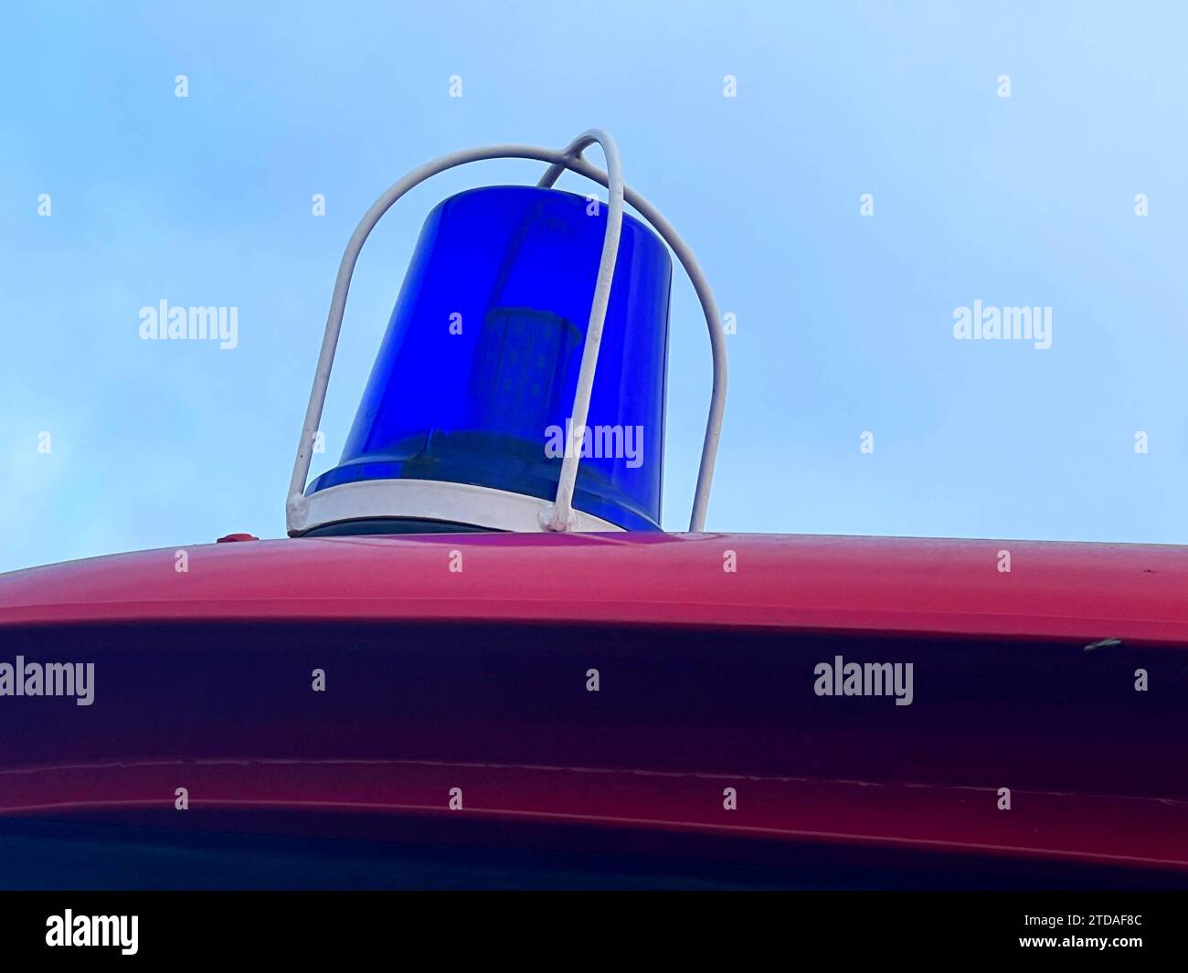  Blaulicht auf einem alten Feuerwehrauto *** Blue light on an old fire Motiv 