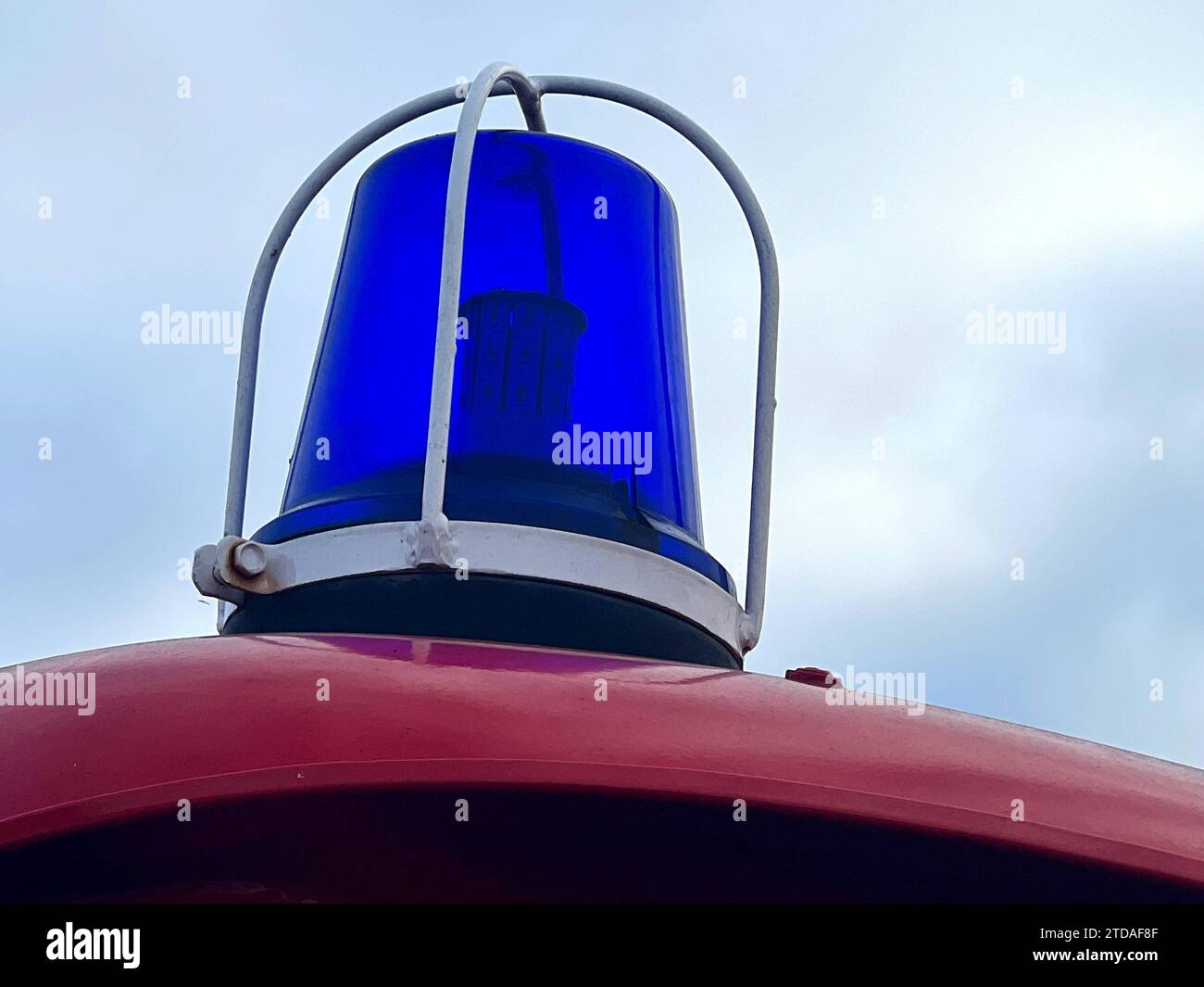  Blaulicht auf einem alten Feuerwehrauto *** Blue light on an old fire Bildidee 