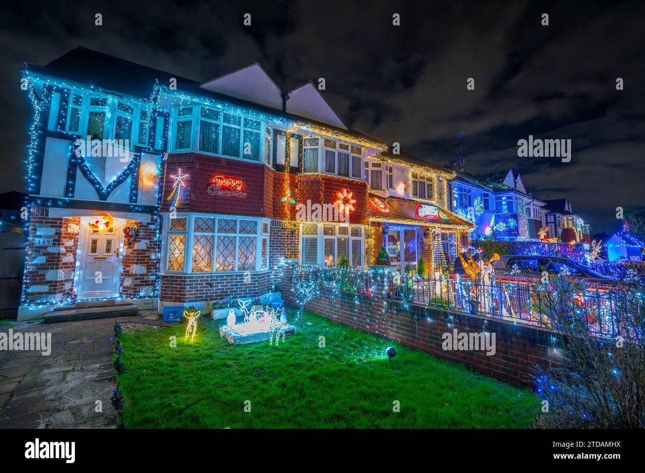 Lower Morden, Surrey, London, UK. 17th Dec, 2023. Many residents of