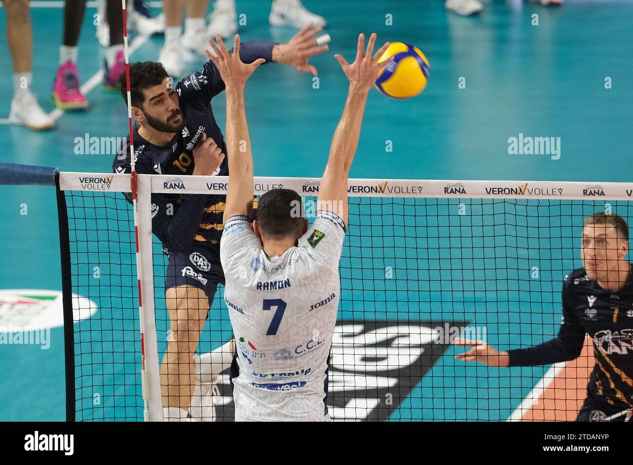 Verona, Italy. 17th Dec, 2023. Attack of Amin Esmaeilnezhad of Rana