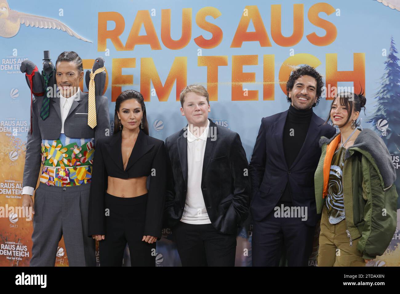 González, Nazan Eckes, Julius Weckauf, Elyas MBarek, Nina Chuba