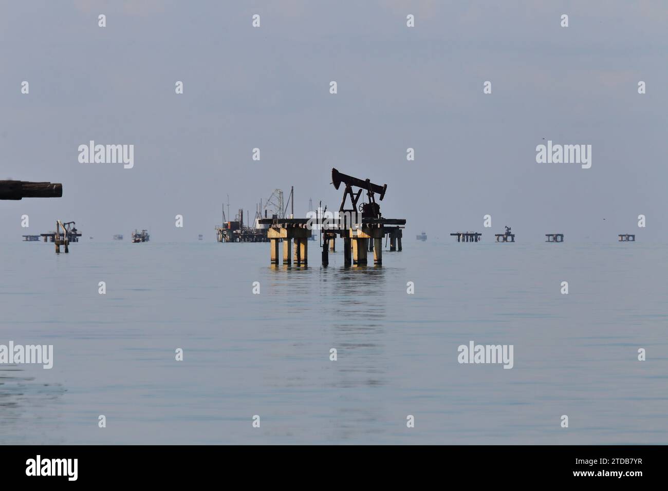 LAGO DE MARACAIBO.VENEZUELA- 05-12-2023. A pump oil is seen on Maracaibo Lake. Photo; JOSE BULA Stock Photo