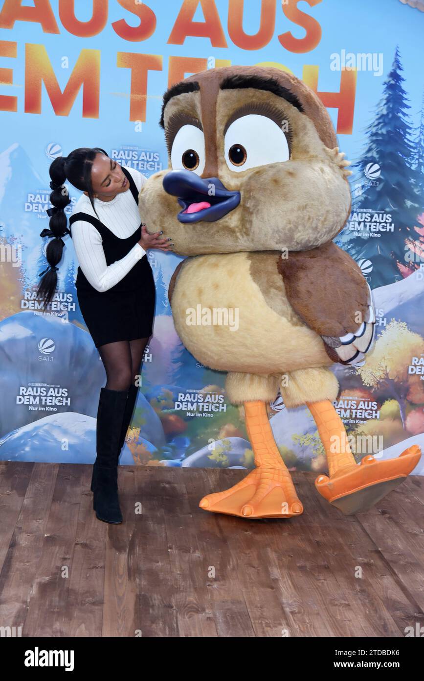 Aminata Belli bei der Deutschlandpremiere von RAUS AUS DEM TEICH im Zoo Palast in Berlin am 17.