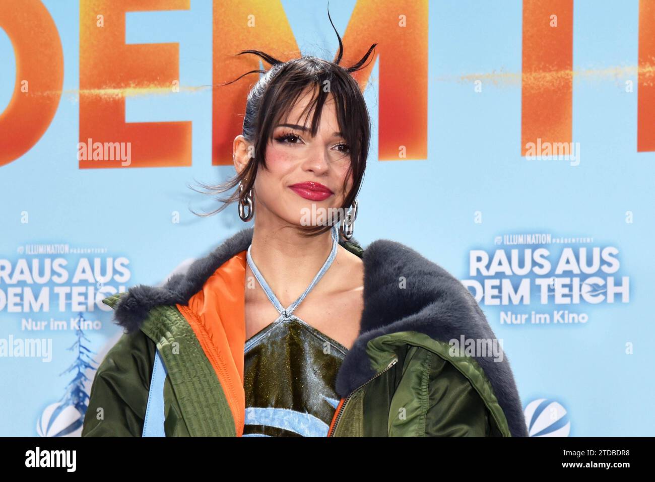 Nina Chuba bei der Deutschlandpremiere von RAUS AUS DEM TEICH im Zoo