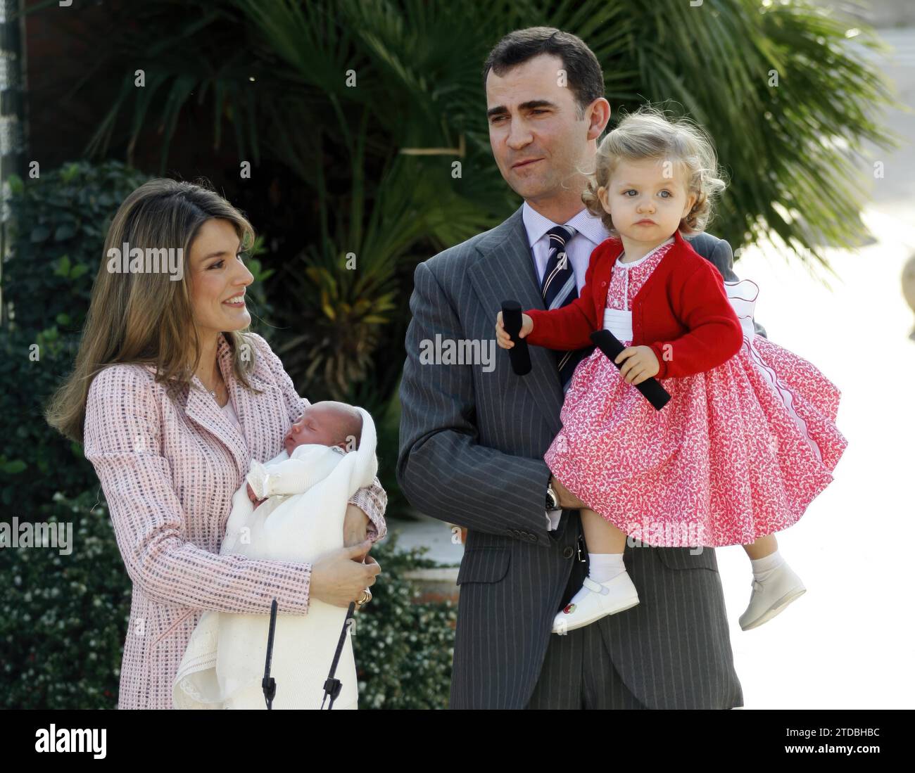 Madrid, 05/04/2007. Departure of the Princes of Asturias and their Daughters, the Infantas Leonor and Sofía, from the Ruber clinic. Photo: Francisco Seco, Chema Barroso, Jaime Garcia. Archdc. Credit: Album / Archivo ABC / Jaime García Stock Photo