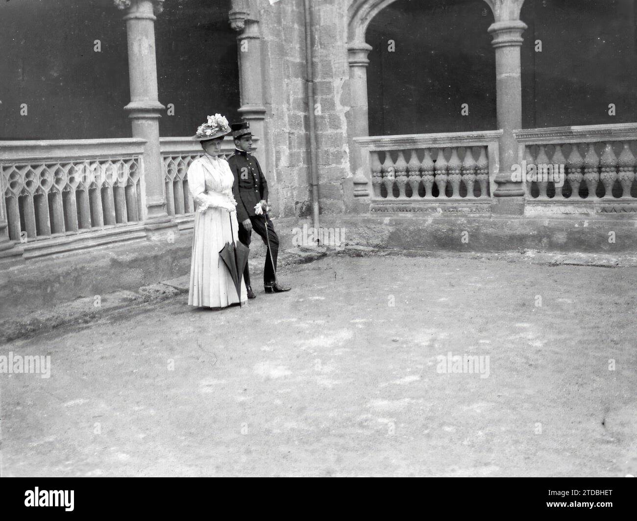 06/30/1906. The Kings in the Patio de Orden, of the Alcázar. Credit: Album / Archivo ABC / Julio Duque,Francisco Goñi Stock Photo