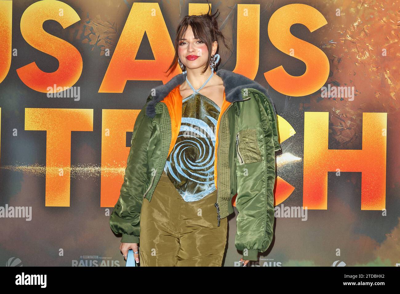 Film Premiere Raus aus dem Teich Nina Chuba Nina Kaiser bei der