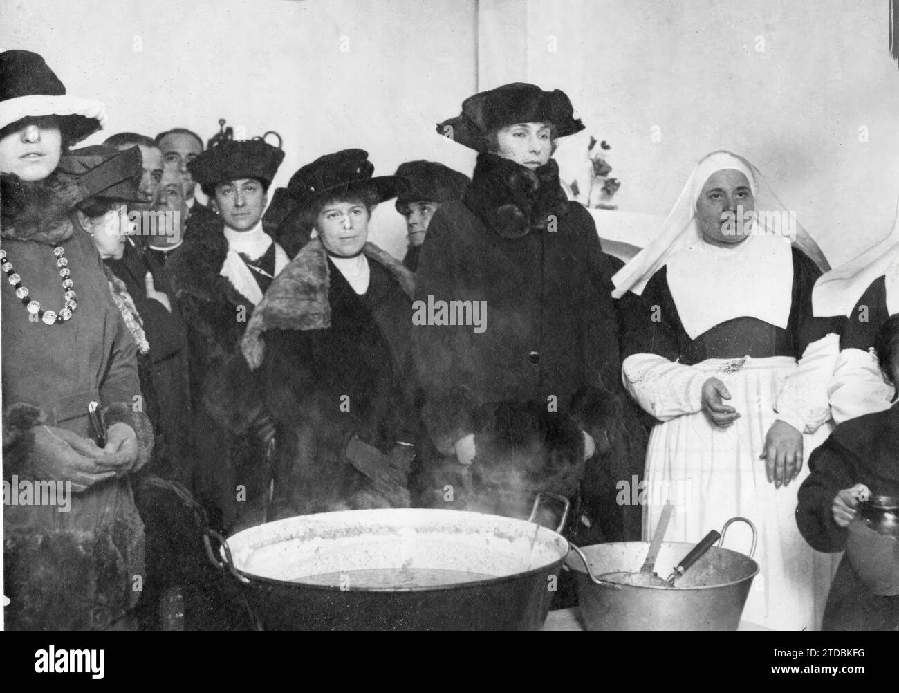 01/12/1919. Including Madrid. HM Queen Victoria (X) at the distribution of Rations to the Poor Verified yesterday. Credit: Album / Archivo ABC / José Zegri Stock Photo