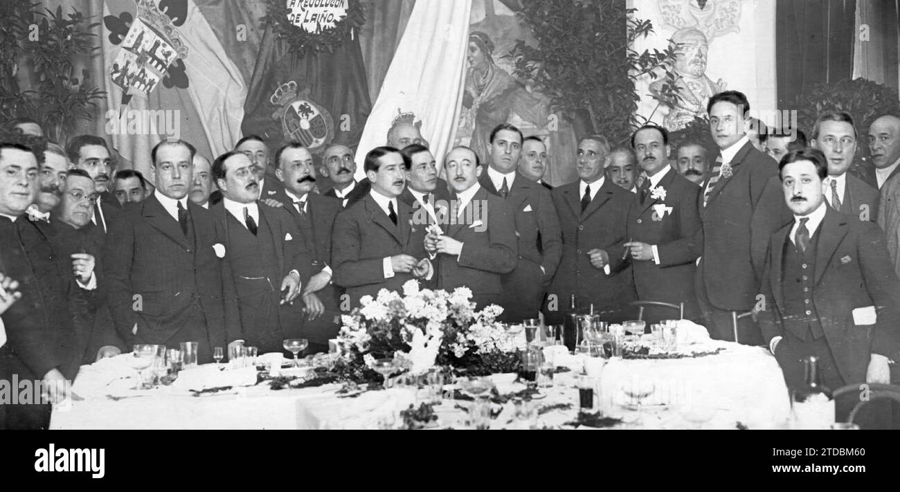 02/28/1922. Madrid. In Galicia's house. Banquet in honor of the novelist Francisco Camba (X) to celebrate the award granted by the Spanish Academy to his novel 'La Revolución de Laiño'. Credit: Album / Archivo ABC / Julio Duque Stock Photo