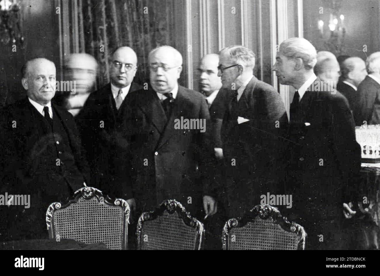 10/31/1936. President Azaña after the Council of Ministers held in Benicarló Talking with Largo Caballero and the Ministers Just, Esplá, de Gracia, Alvarez del Vayo and Negrín. Credit: Album / Archivo ABC Stock Photo