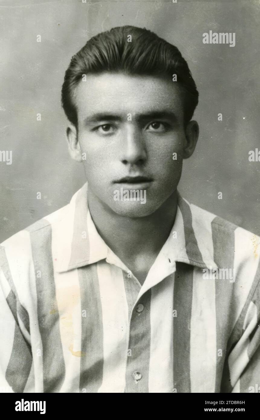 Luis del Sol (1958) Luis del Sol (1958). - Luis del Sol, captain of Betis and Internacional, was born in Arcos del Jalón (Soria), but at a very young age he moved with his family to the Sevillian neighborhood of San Jerónimo, where he grew up. A footballer endowed with great technical and physical qualities, he soon stood out and was noticed by Real Madrid, a club that signed him in 1960. He was European champion with the Madridistas. He was later transferred to Juventus Turin. He also played for Roma. He returned to Betis in 1972, already at the twilight of his sports career. Credit: Album / Stock Photo