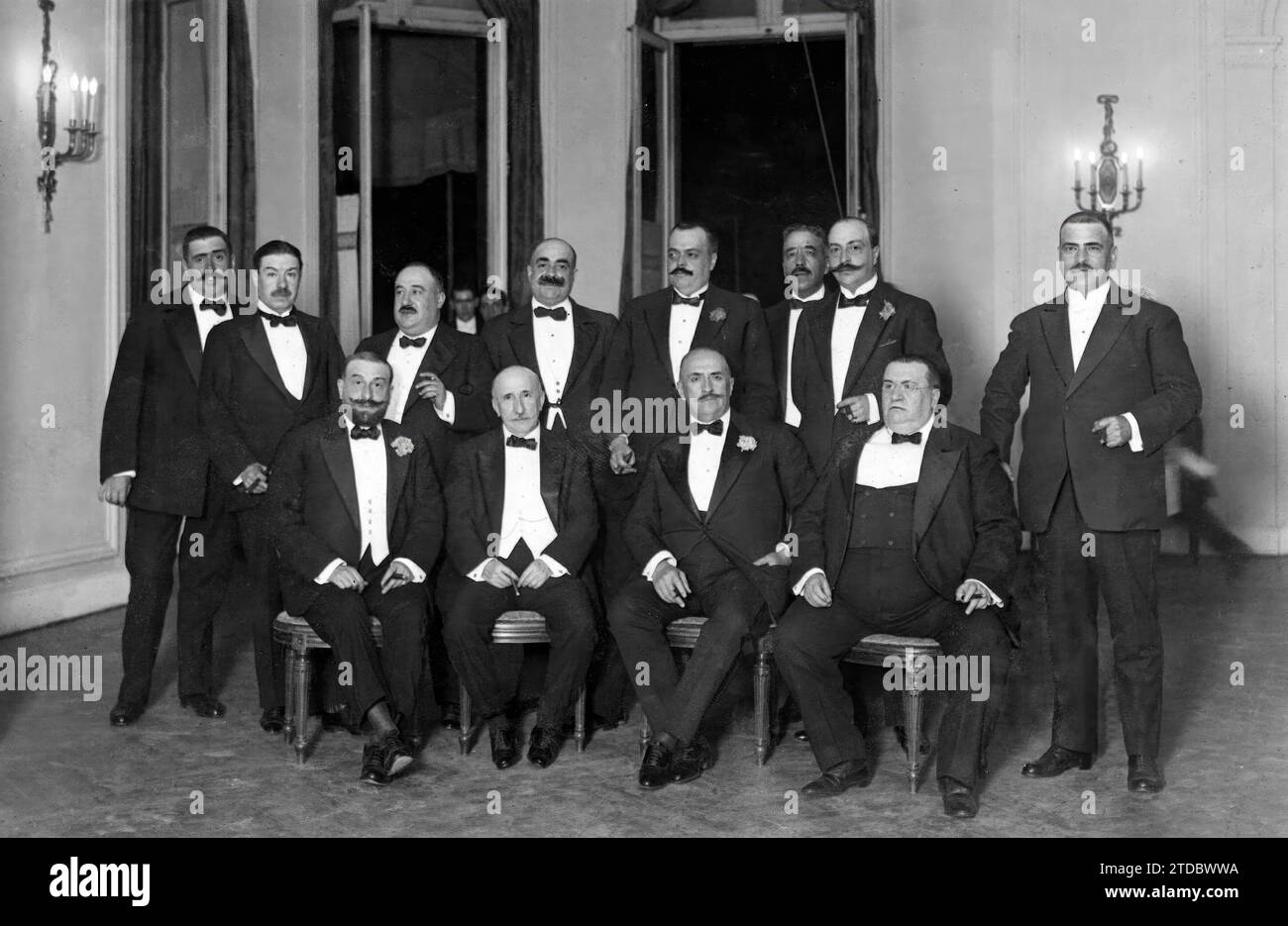 06/30/1917. At the Ritz Hotel - the mayor Mr. Prado y Palacio (1) with the Undersecretary of the Interior, Sáenz de Quejana (2), and the Conservative Deputy Mayors, to whom he presented a banquet to celebrate his appointment. Credit: Album / Archivo ABC / Julio Duque Stock Photo