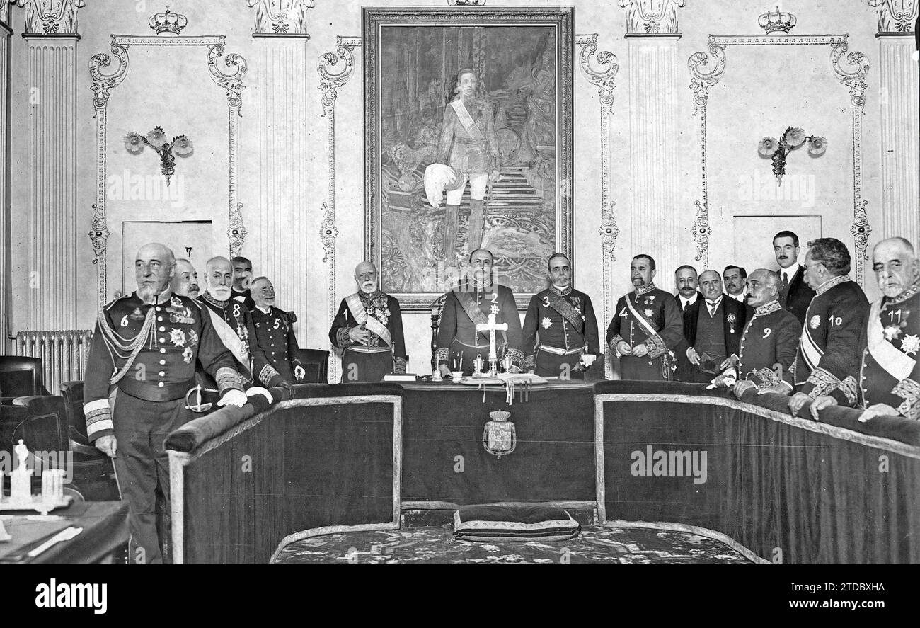06/21/1917. In the council of state. Session Held yesterday tomorrow to inaugurate the new President, Duke of Mandas (1), with the attendance of the Ministers of State (2), the Interior (3), the Treasury (4), the Navy (5) and the Councilors Messrs. Aznar (6), Ruiz Valarino (7), Eguilior (8), Espada (9), Cortezo (10) and Arias de Miranda (11). Credit: Album / Archivo ABC / Julio Duque Stock Photo
