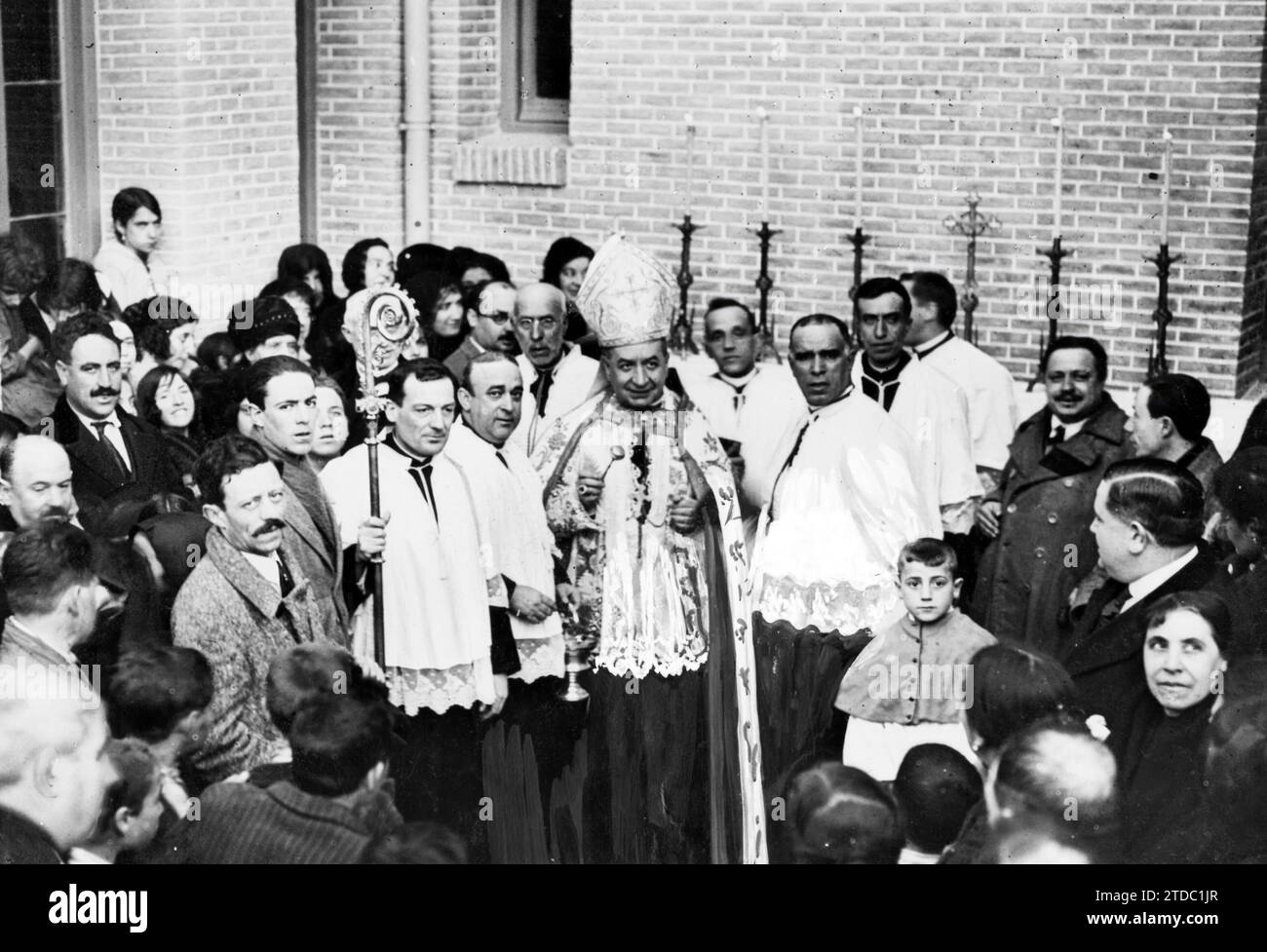 03/17/1922. Madrid. In the neighborhood of the four paths. Blessing and inauguration of a group of 20 Homes and two Schools Built on Tenerife Street Thanks to the munificence of the Marquise de la Coquilla. Credit: Album / Archivo ABC / Larregla Stock Photo
